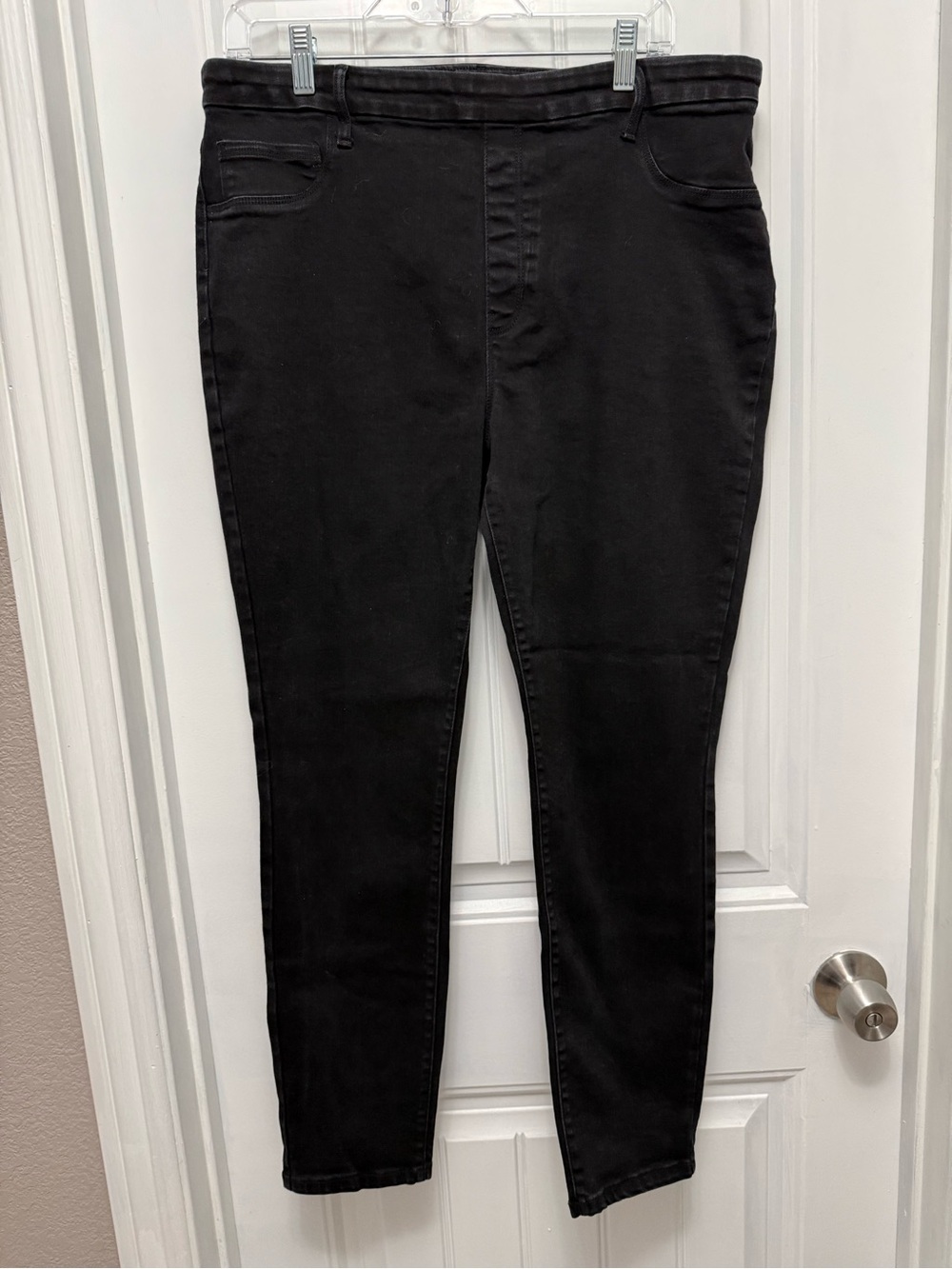 Time And Tru High Rise Skinny Women's size XL 16-18 Black Denim Jeans (52-2)
